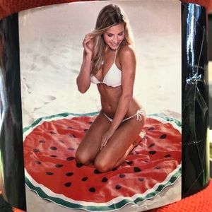 🍉Round Towel🍉 Charlie Paige